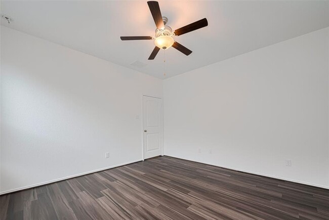 Building Photo - 18414 Hilltop Climb Dr