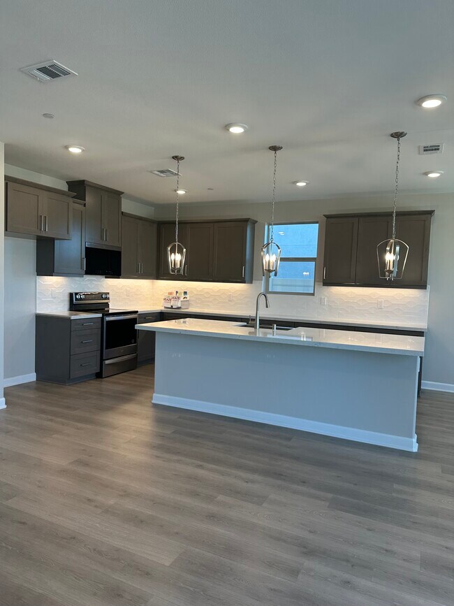 Primary Photo - 2055 Woolem Pl