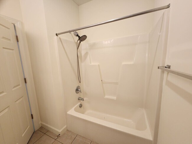 Building Photo - 2 Bedroom | 2 Bath Condo with Garage in Bellingham Park