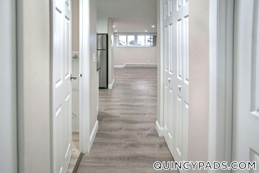 Building Photo - 61 Presidential Dr