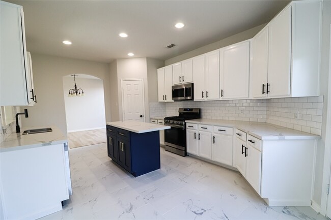 Building Photo - 4106 Forest Rain Ln