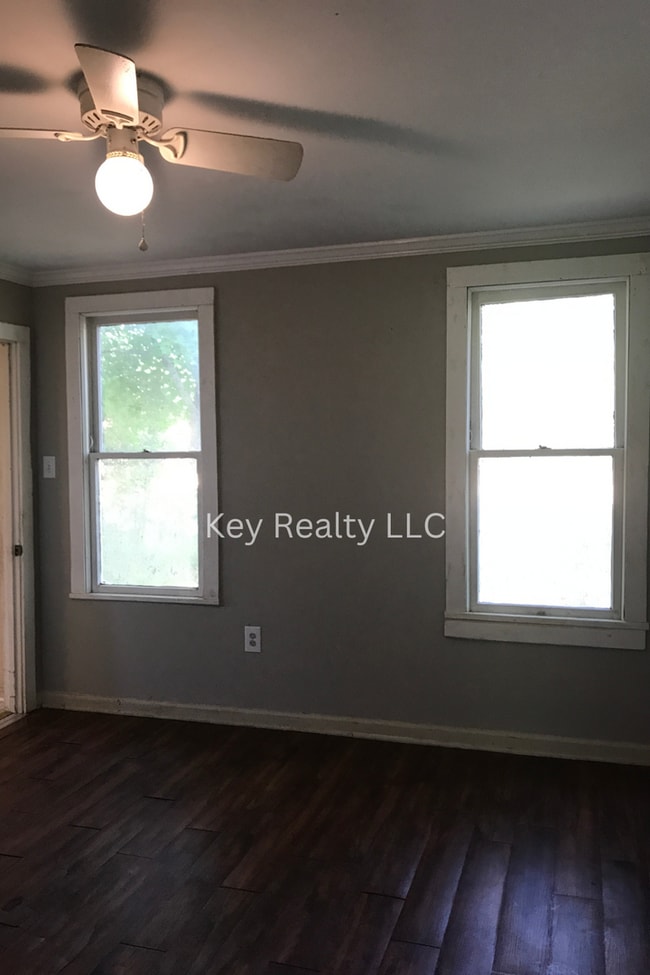 Building Photo - ****210 Ball Street - Pineville