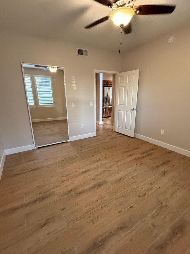 Building Photo - 20100 N 78th Pl