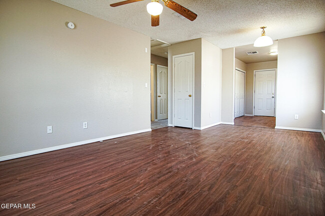 Building Photo - 12301 Tierra Alaska Ave