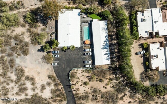 Building Photo - 7440 E Cave Creek Rd
