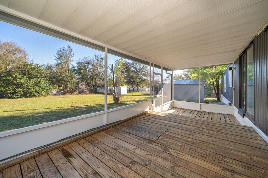 Building Photo - 101 Caroline Ave