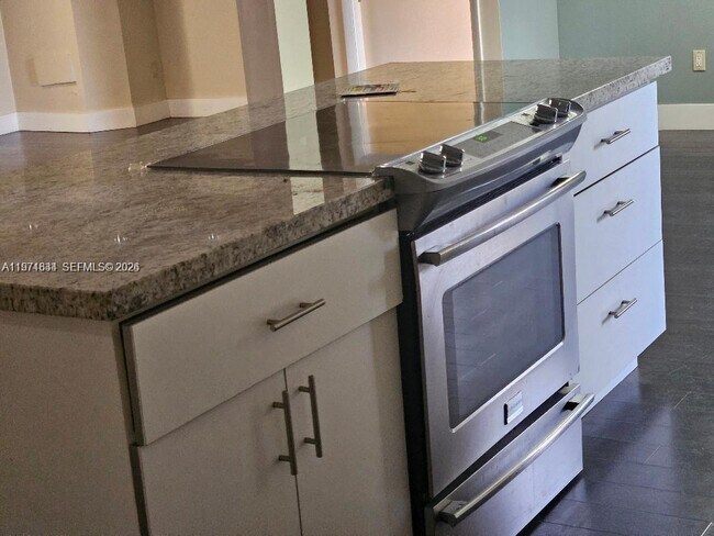 Building Photo - 8401 SW 107th Ave