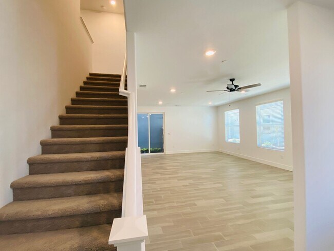 Building Photo - $2,295 + $100 Solar, Copper Ave. & Willow,...