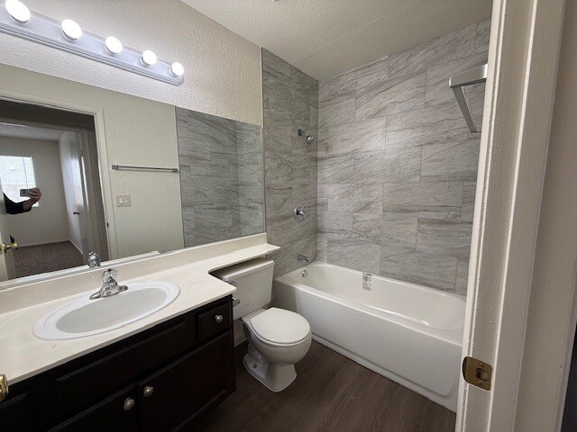 Building Photo - 474 Old Palms Dr