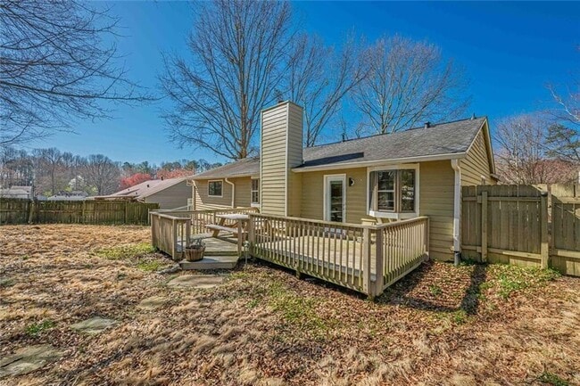 Building Photo - 2491 Redfield Dr