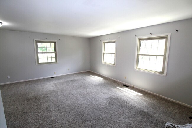 Building Photo - 4777 Nugent Dr