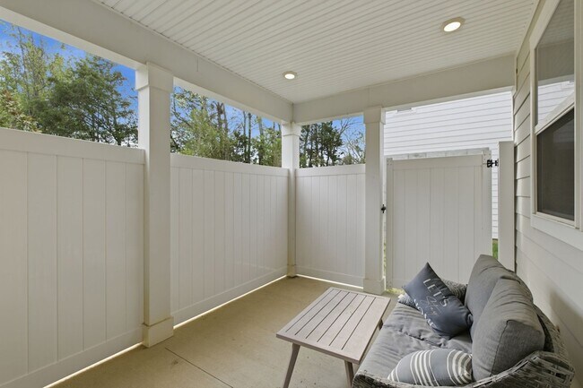 Building Photo - 1170 Dickerson Rd