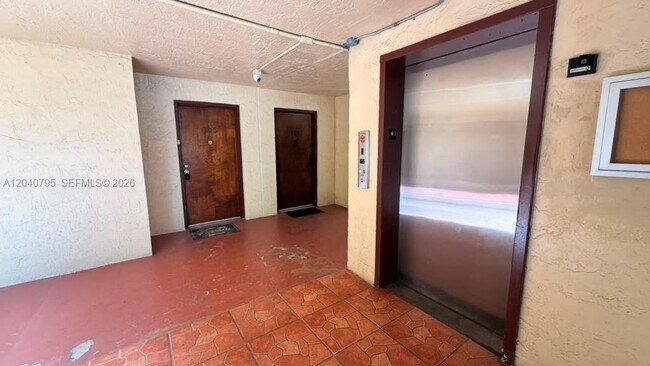Building Photo - 8800 SW 123rd Ct