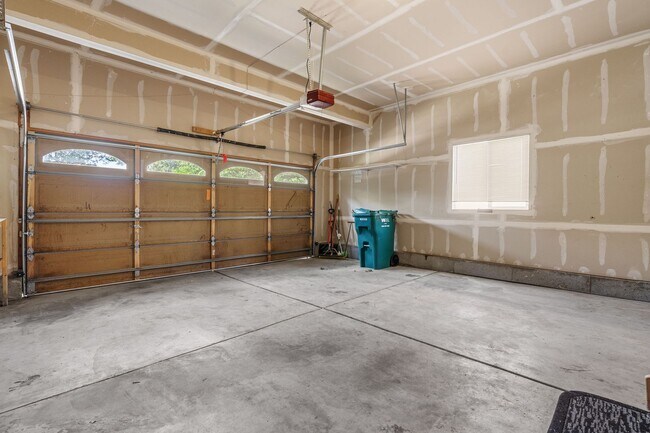 Building Photo - Beautifully Maintained Two-Story Home in a...