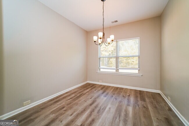Building Photo - 108 Thomaston St