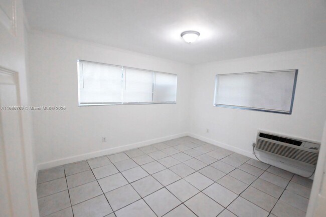 Building Photo - 7315 Byron Ave