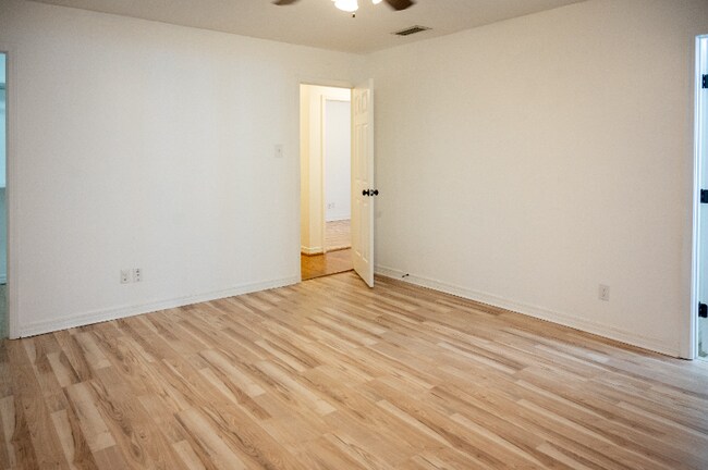 Building Photo - 9151 McFarland Ct