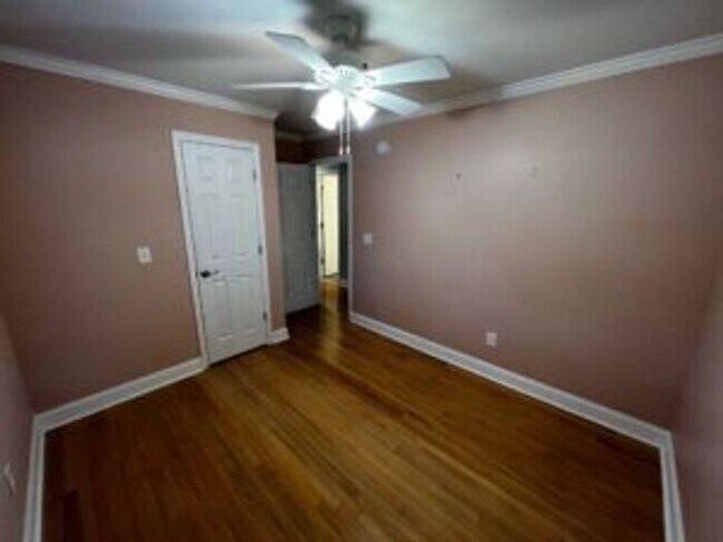 Building Photo - 1343 Hermitage Ave