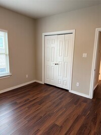 Building Photo - 6539 Crestford Ln