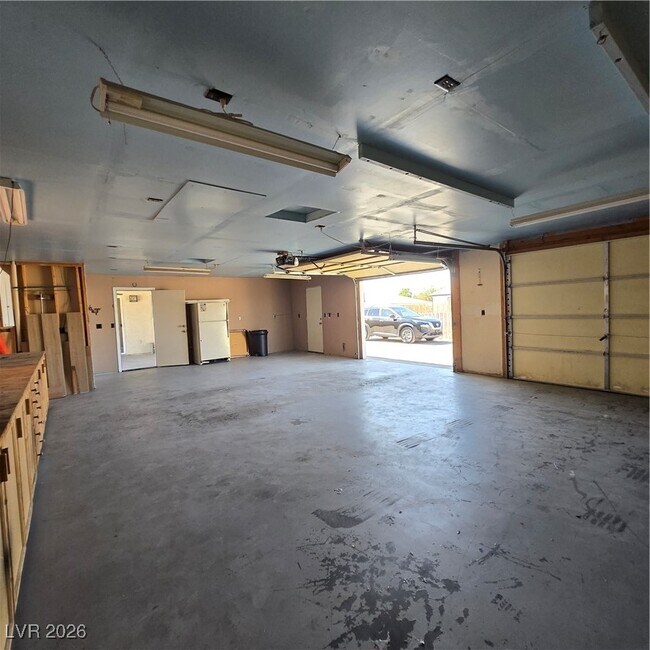 Building Photo - 630 E Simkins Rd