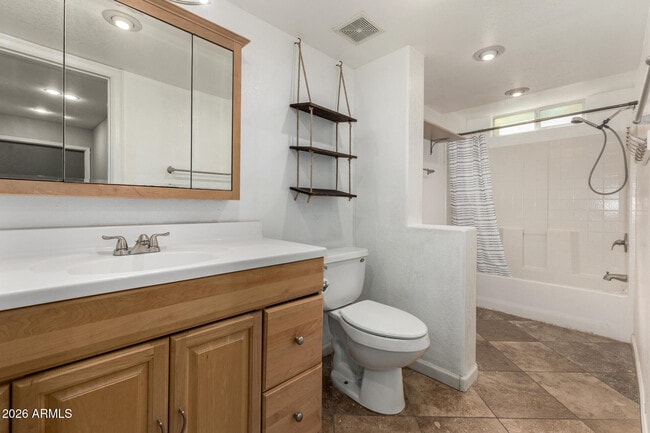 Building Photo - 18653 N 43rd Dr