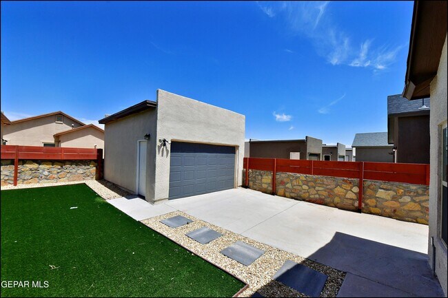 Building Photo - 14321 Bill Lazor Pkwy