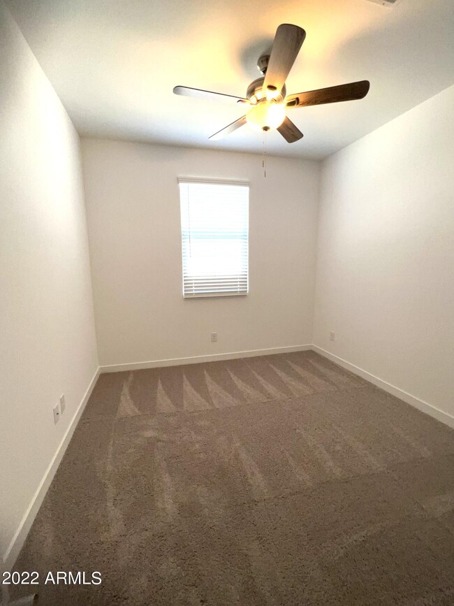 Building Photo - 16943 W Las Palmaritas Dr