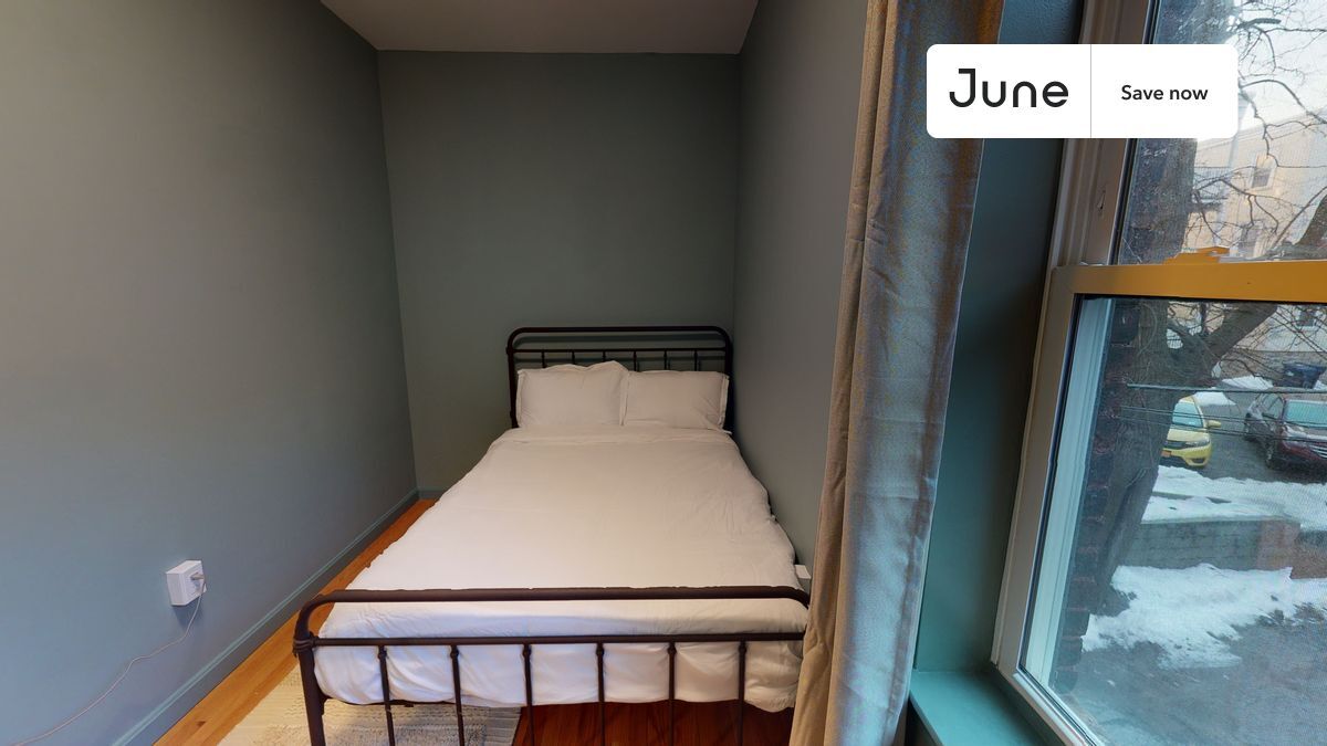 Building Photo - 100 Washington St