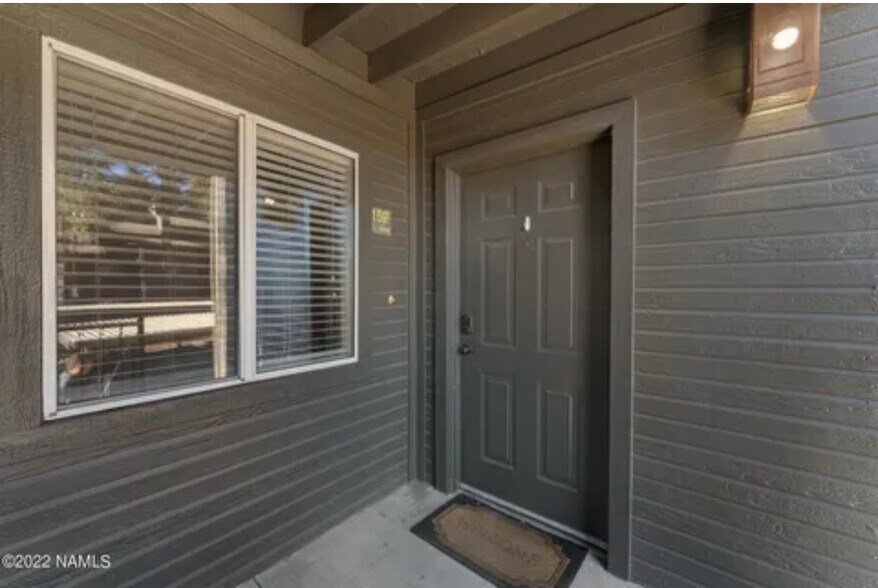 Building Photo - 1385 W University Ave