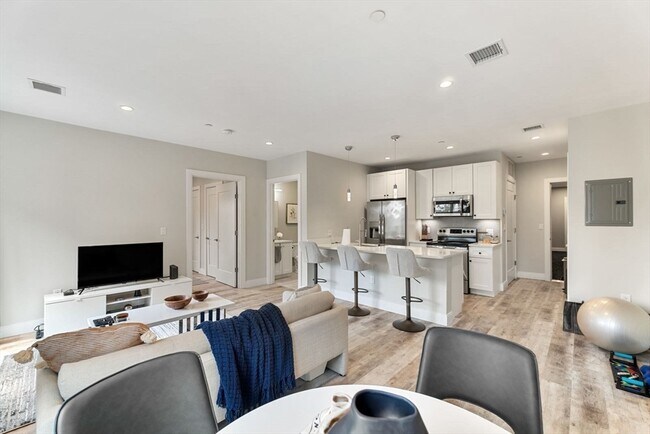 Building Photo - 1457 Tremont St