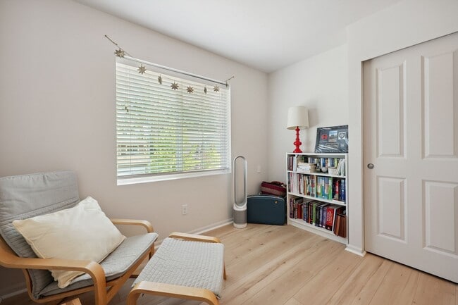 Building Photo - Spacious 3-Bedroom Home in Tumwater – Styl...