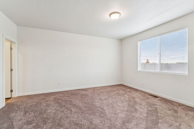 Building Photo - 7877 E Beaufort St