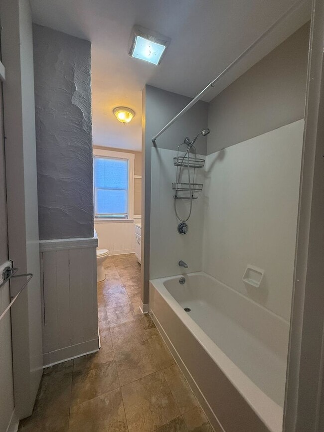 Building Photo - 1-7 Glenwood Ave.