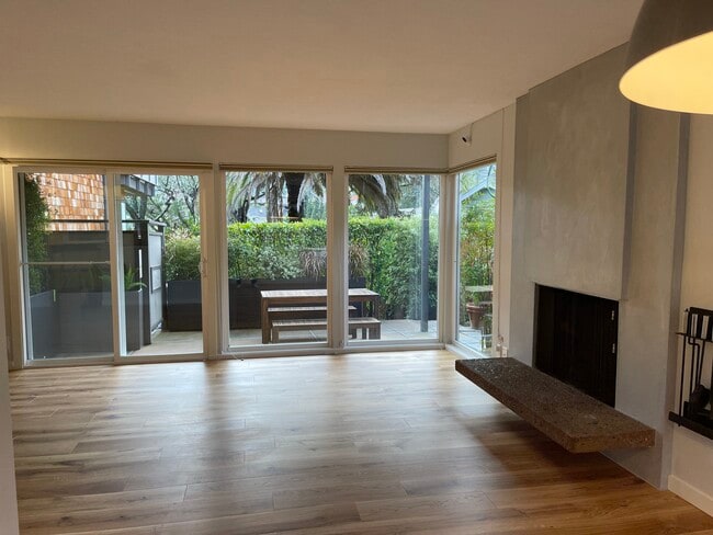 Building Photo - 36 Redwood Ave