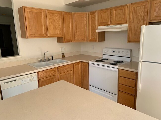 Building Photo - 2nd Floor 2-Bedroom Condo with Mountain Views in Southwest Longmont