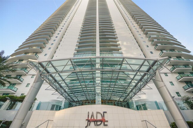 Building Photo - 1331 Brickell Bay Dr