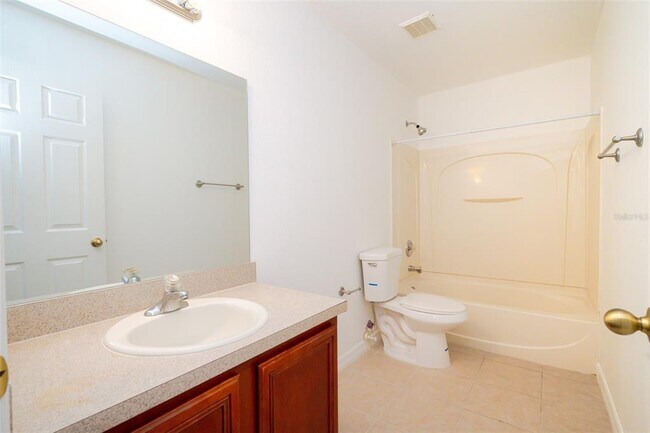 Building Photo - 202 Walnut Crest Run
