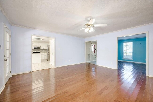 Building Photo - 3892 Beaver Brook Dr