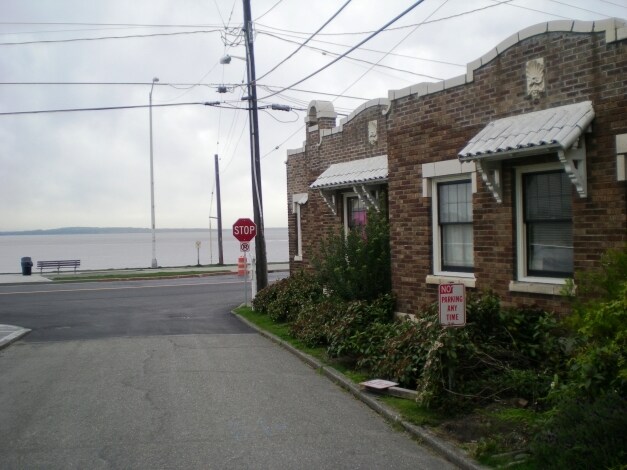 Building Photo - 2246 Alki Ave SW