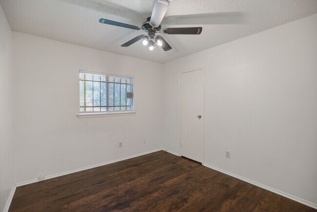 Building Photo - 12718 Panay Dr