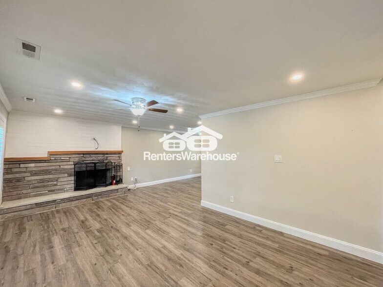 Building Photo - 421 Fernwood Farms Rd