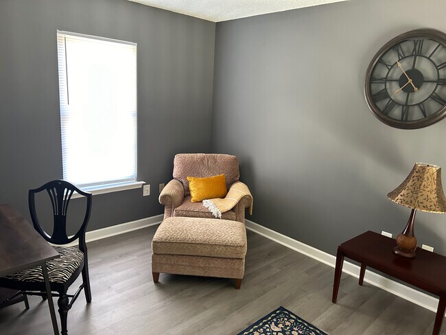 Building Photo - Room in House on Brian William Rd