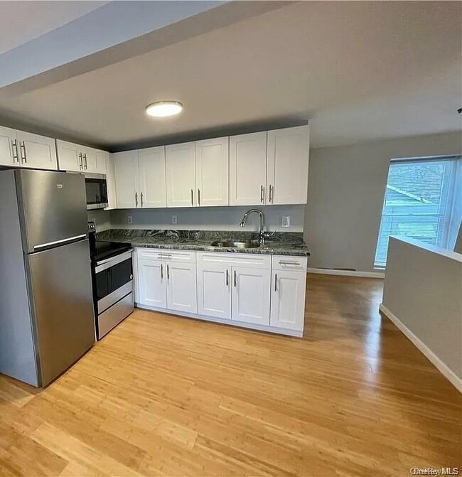 Building Photo - 51 Greenwich Ave