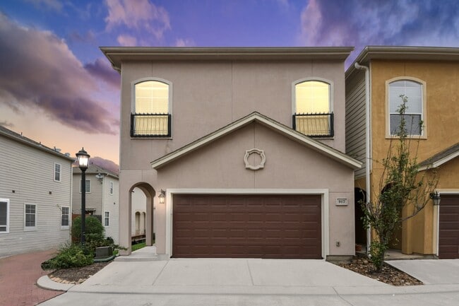 Building Photo - 917 McKinney Park Ln