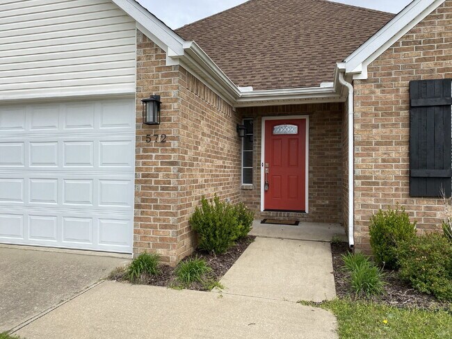 Building Photo - 572 Branchwood Ave