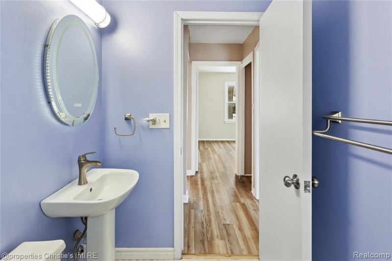 Building Photo - 6027 Wilmer St