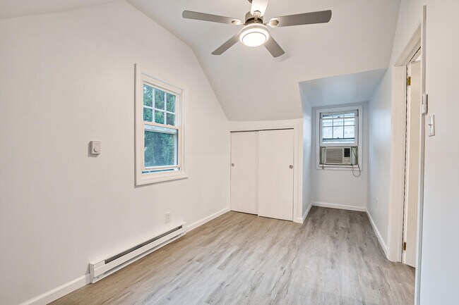 Building Photo - 64 Boltin St
