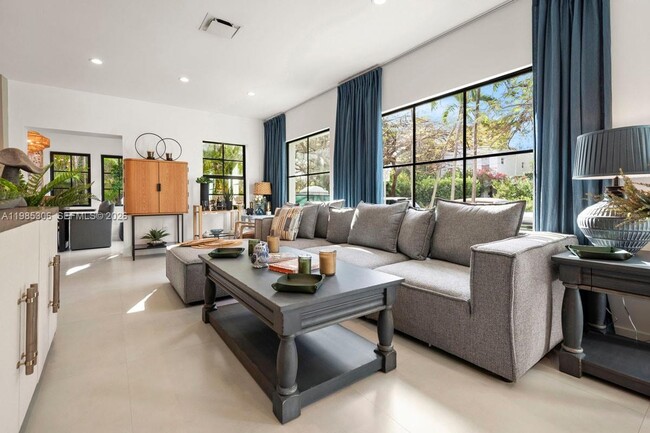 Building Photo - 151 NE 43rd St