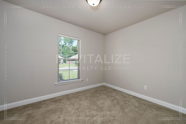 Building Photo - Stunning 3/2 in Foley Gated Community