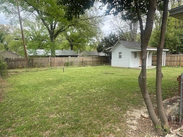 Building Photo - 4584 E Dearing Rd